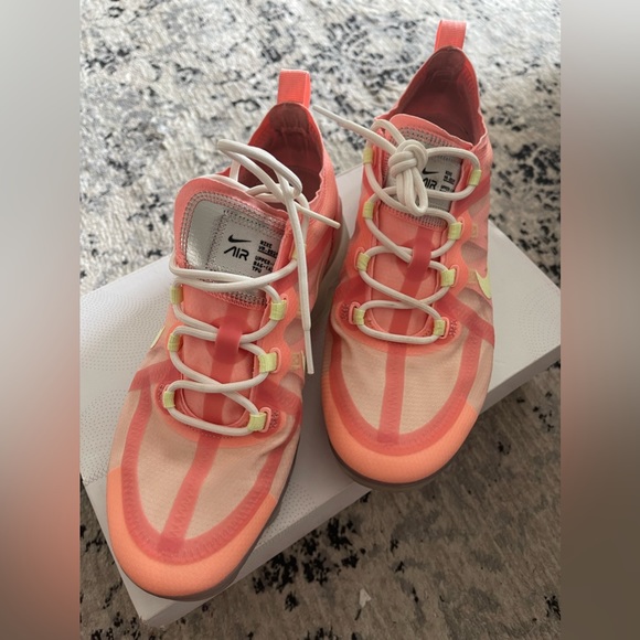 Neon VaporMax Orange and Yellow - Picture 3 of 3